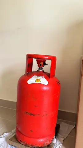 Used Red LPG Gas Cylinder Full Gas (Standard Size)