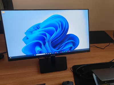 24 Monitor – Excellent Condition
