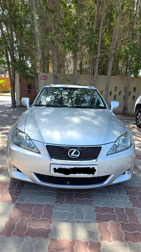 Lexus IS-Series 2008 — photo 1 of 17