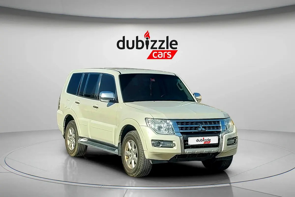 Mitsubishi Pajero 2017 — photo 1 of 15