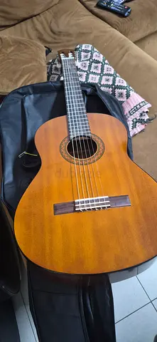 Yamaha classical guitar, brown C40