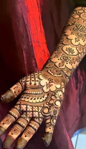 Henna servises