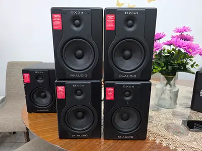 M AUDIO BX5a DELUXE MONITOR