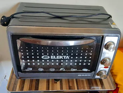 Elekta countertop toaster oven - used, working