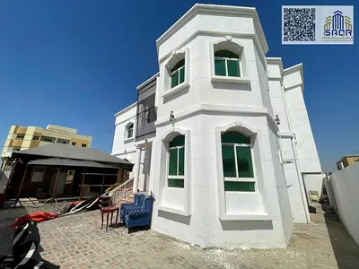 Residential/commercial villa for rent, excellent location close to all essential services and facilities.