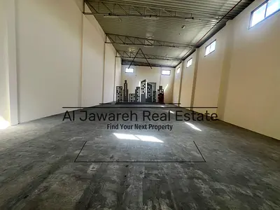 Warehouse at a special price, 2715 sq ft, 25 kW electricity, suitable for any activity