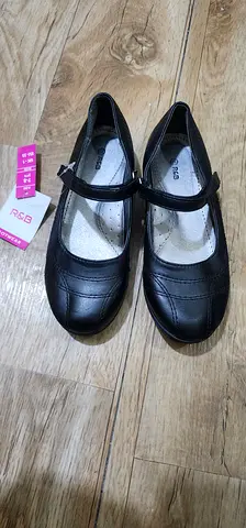 RB girls school shoes