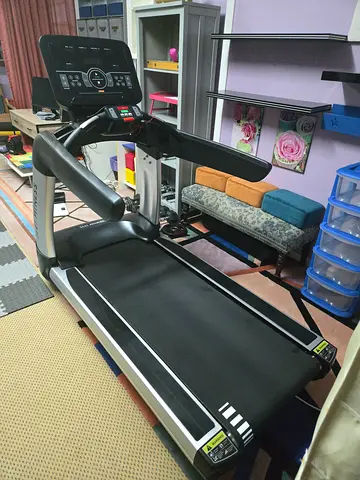 Used electric treadmill in good working condition