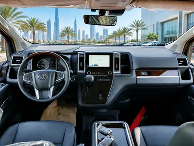 2026 Toyota GRANVIA — фото 4