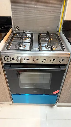 Midea 4-Burner Gas Cooker with Oven - Good Working Condition but no knob
