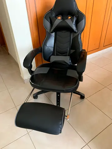 Leather Gaming Chair - Perfect for students / Gaming