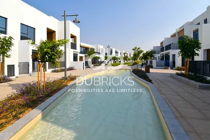 Elegant 3BR Townhouse | Prime Location | Vacant Now