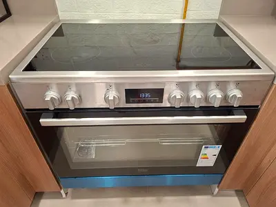 Beko Brand like new Electric cooker good working 90/60cm free delivery installation