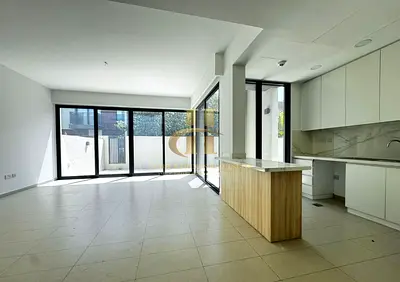 Central Location | Landscaped | Single Row