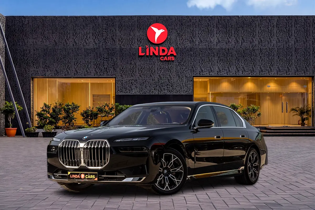 BMW 7-Series 2026 — photo 1 of 20