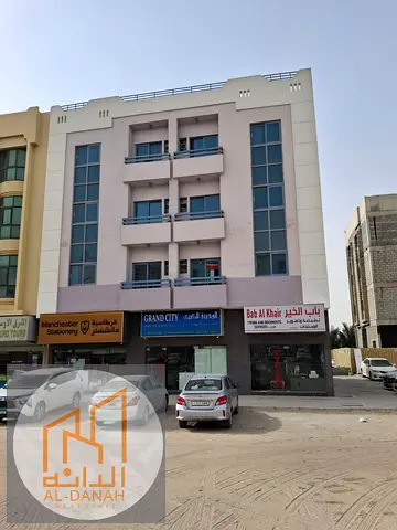 For Sale: A great investment opportunity — a building consisting of a ground floor and 3 upper floo