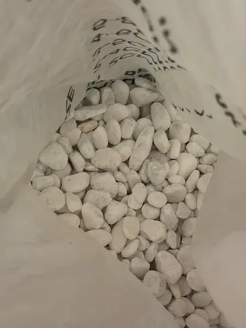Bag of White Decorative Pebbles / Garden Stones (approx. 2 kg)