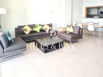 Skyline Luxury | Spacious | Shoreline Apartment