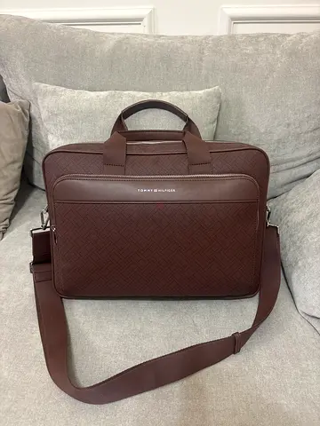 Tommy Hilfiger Brown Leather Crossbody Briefcase / Laptop Bag - New Piece / Unused Condition
