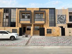Townhouse in Al Zahia area, 5 bedrooms
