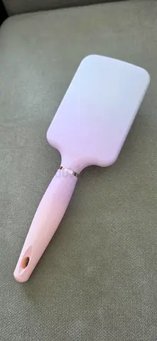 Free Light pink hair brush
