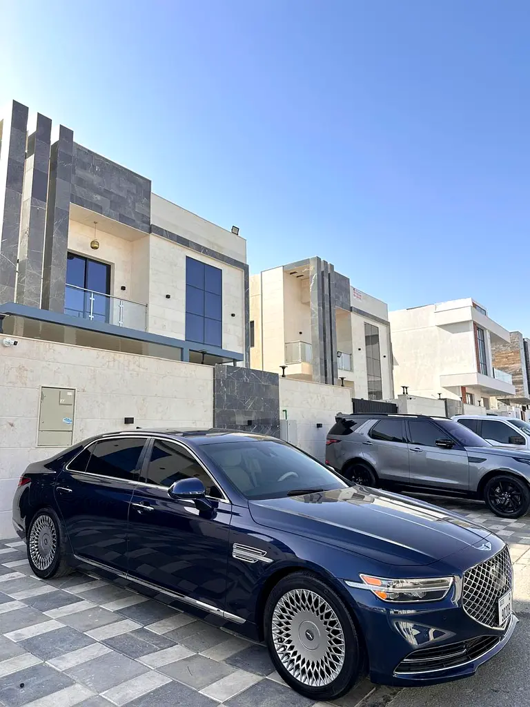 Genesis G90 2020 — photo 1 of 9