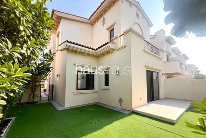 Vastu 2E Layout | Vacant | Closed Kitchen