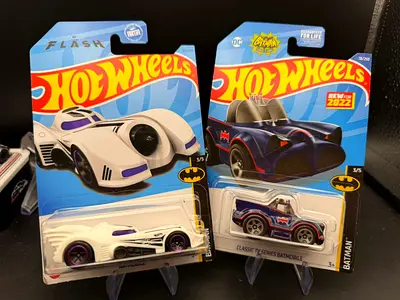 Hot Wheels DC Batmobile die-cast cars - new in packaging (2pcs)