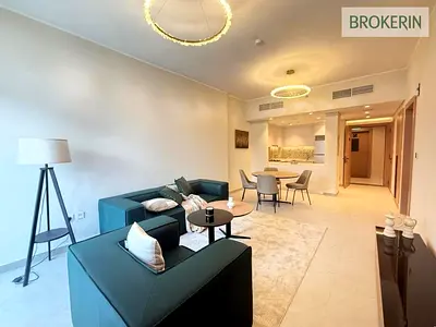 Bright Fully Furnished Unit + Easy Connectivity