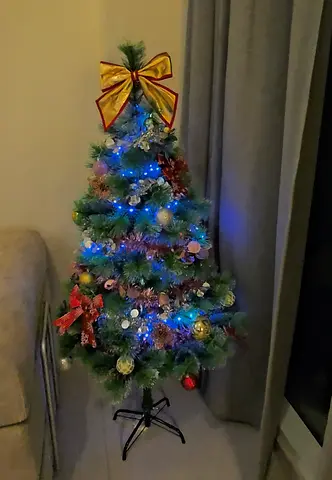 Beautiful 150 cm Christmas Tree -Easy to Store