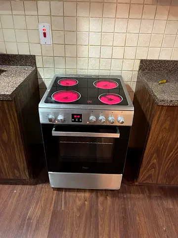 Whirlpool brand 4 Rings full electric ceramic cooker Range size 60cm