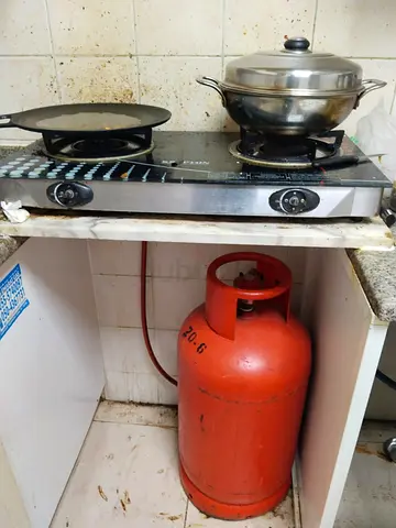 Used 2-burner Gas Stove with LPG Cylinder (working condition)