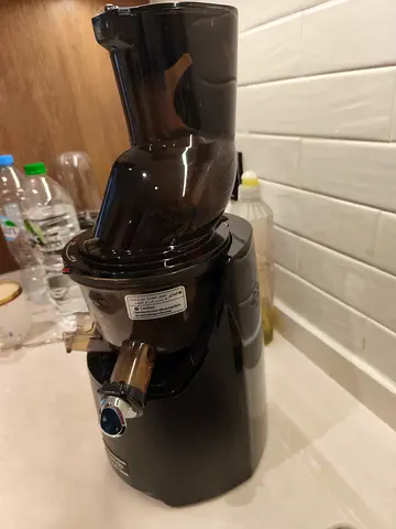 Premium Kuvings Korean juicer, black leather for sale