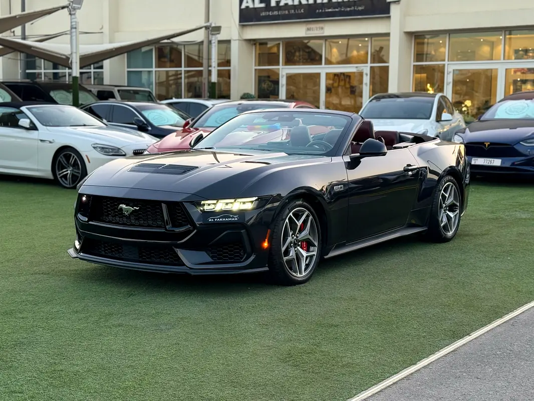 Ford Mustang 2024 — photo 1 of 16