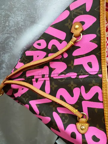 Pre-owned Louis Vuitton Pink Graffiti Monogram Shoulder Bag (Authentic style) - Good condition