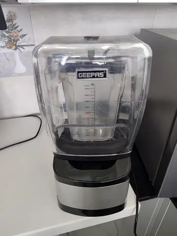 Heavy Duty Geepas Electric Blender with Plastic Jar - Used