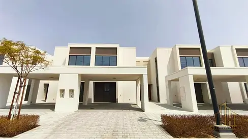 MIDDLE KITCHEN | CLOSED TO POOL & GYM