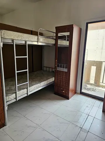 SPACIOUS EXECUTIVE BED SPACE AVAILABLE  = BURJUMAN