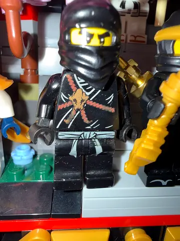 ( READ DESCRIPTION ) RARE NINJAGO FIGURES