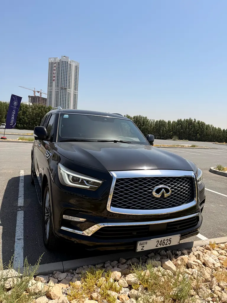 Infiniti QX80 2018 — photo 1 of 13