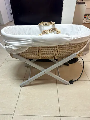 Kinder Valley Wicker Moses Basket with Stand and Mattress - barely used- baby never took to it!