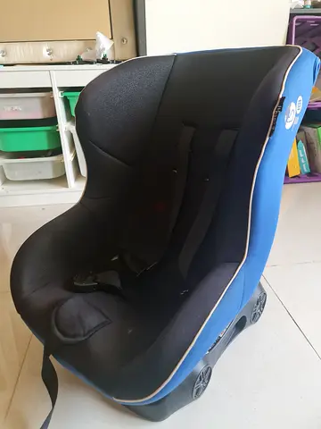 Juniors brand - Used infant/toddler car seat - good condition, blue/black
