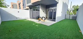 Spacious 3bedroom townhouse available for Rent