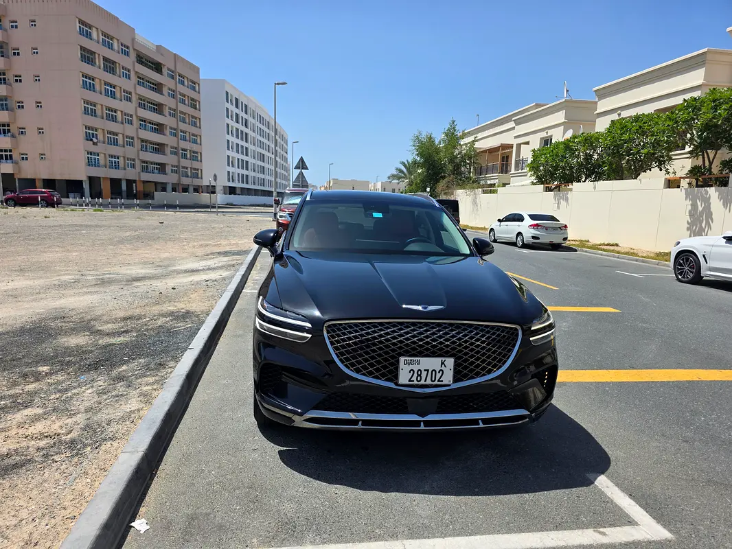 Genesis GV70 2022 — photo 1 of 7