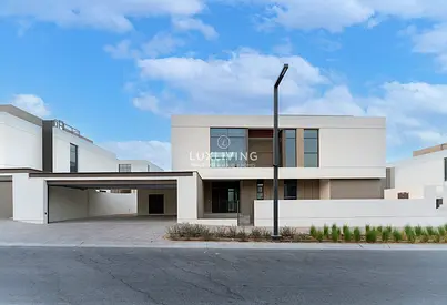 Huge Plot | Close to Pool | Multiple Options