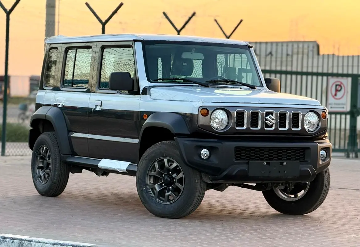 Suzuki Jimny 2026 — photo 1 of 15