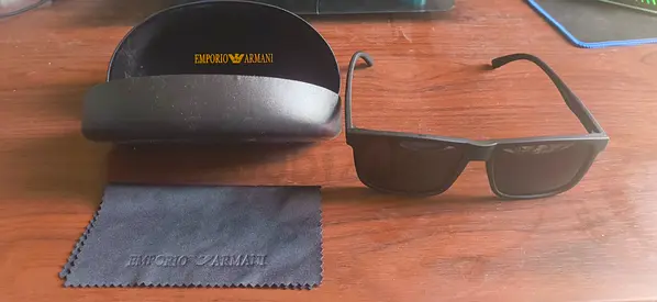 Emporio Armani mens sunglasses with case and cloth - black