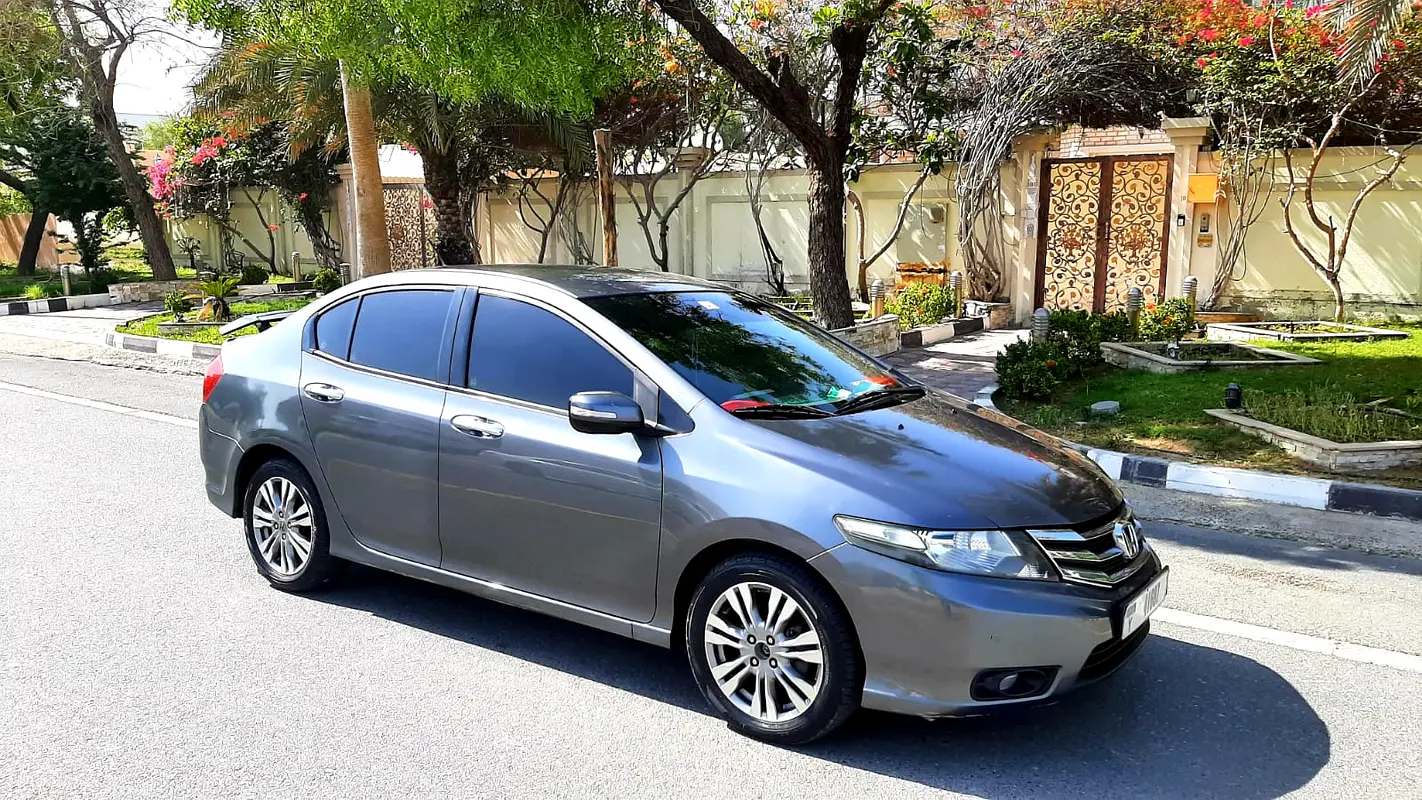 Honda City 2012 — photo 1 of 12