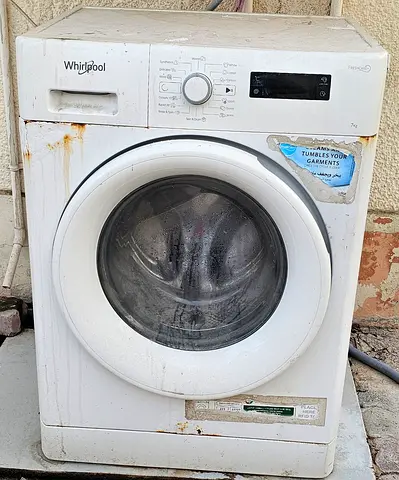Whirlpool Front Load Washing Machine 7kg - Used. Water exit hose need to be changed