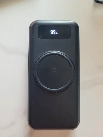 Portable Wireless Power Bank with woreless Charging 10 000 mAh
